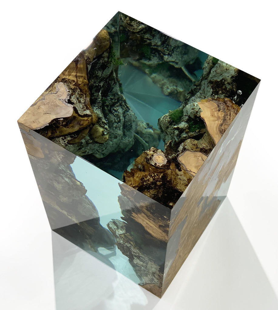Big Ocean Cube lamp with clear resin showcasing a realistic miniature ocean scene with rocks and wood
